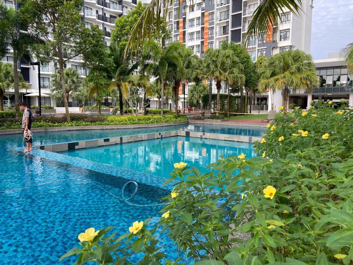 De Lavelle Suites @ Timur Bay Seafront Residence Kuantan Dış mekan fotoğraf