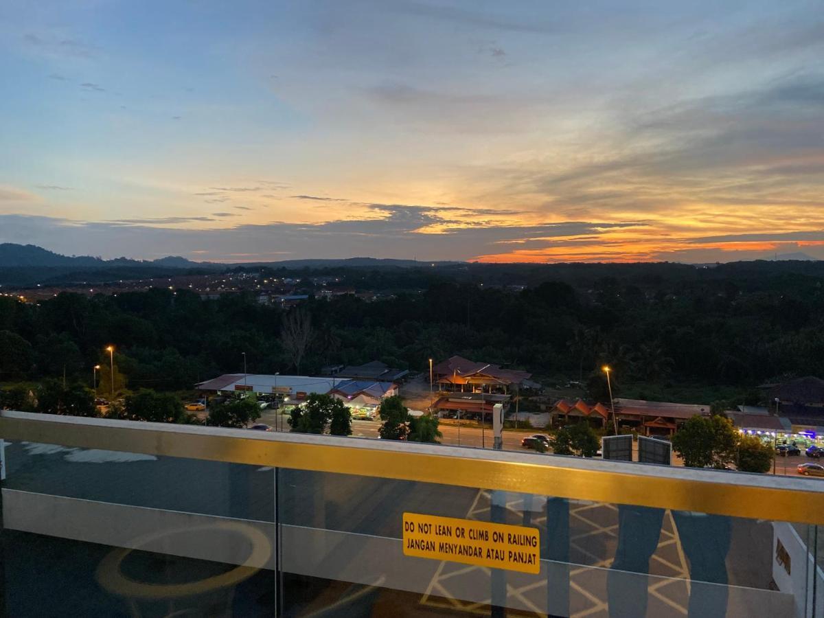 De Lavelle Suites @ Timur Bay Seafront Residence Kuantan Dış mekan fotoğraf